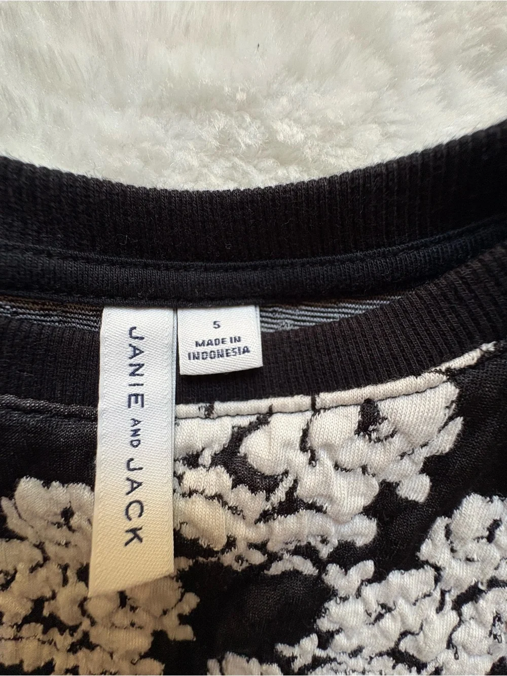 Janie and Jack Girls Floral Jacquard Black White Textured Cropped Sweatshirt 5